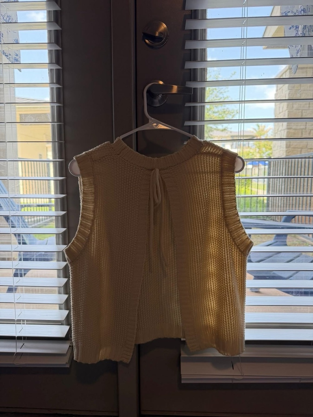 SHEIN Cream Knit Tie-Open Back Tank